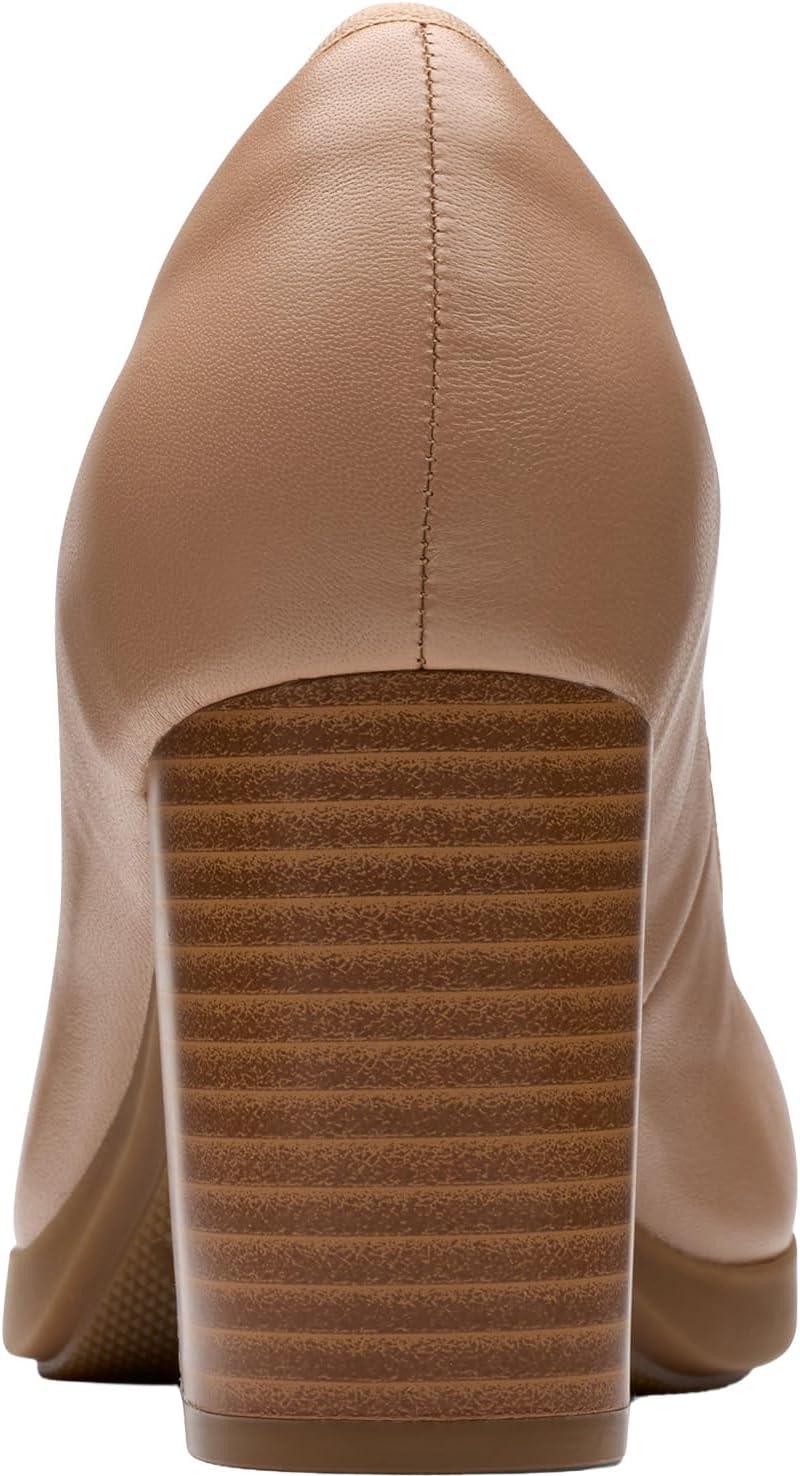 imageClarks Womens Bayla Carly PumpWarm Beige Leather