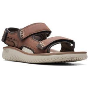 Clarks mens Wesley BayFlat Sandal(Tan)